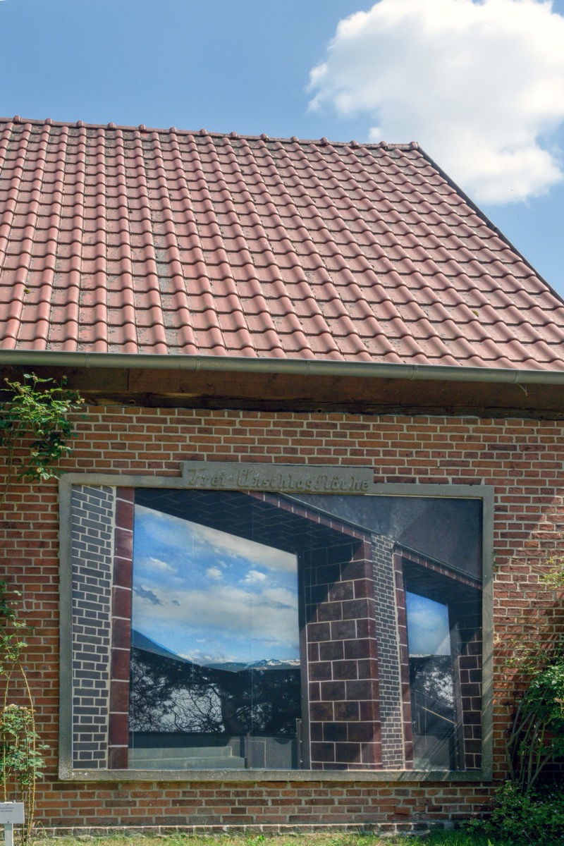 1 Raumstruktur1, 175 cm x 140 cm, Acryl, Lack, Papier, 2022