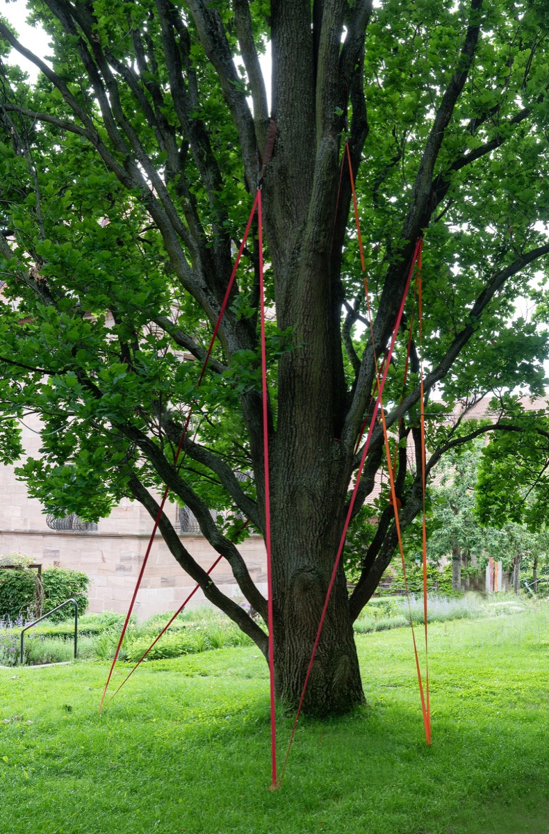 Zersplitterter Raum, 130 cm x 170 cm, Acryl, Lack, Papier auf
          Leinwand, 2014